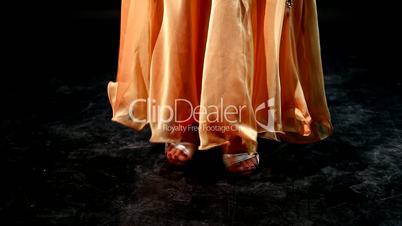 Legs pa arabic dance