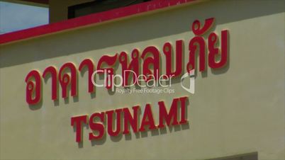 tsunami rescue house thailand beach speed zoom