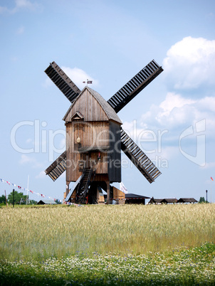 Bockwindmuehle-Beelitz-Feld