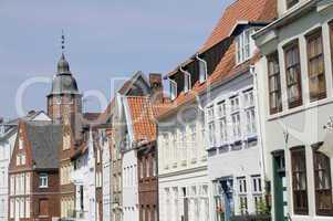 Häuserzeile und Wiebke-Kruse-Turm in Glückstadt