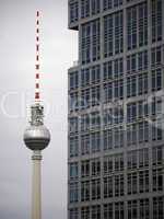 Berlin-Fernsehturm und Hochhaus
