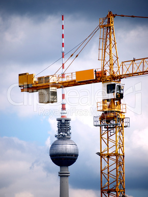 Berlin-Kran vor Fernsehturm