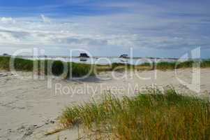 Pfahlbauten St. Peter-Ording mit Dünen und Meer