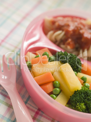 Pasta Spirals and Tomato Sauce with Mixed Vegetables