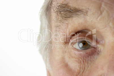 Das Auge eines älteren Mannes