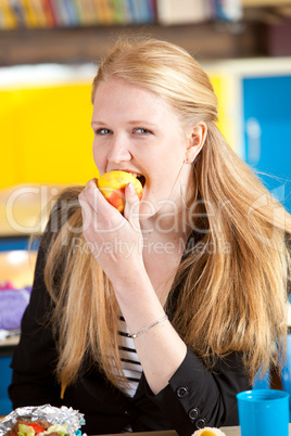 Eating a healthy apple