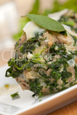 strangolapreti, italienische Knödel mit Spinat