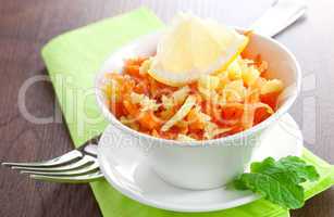 frischer Möhren-Ingwer Salat / fresh carrot-ginger salad