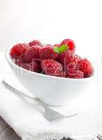 Himbeeren in Schale / raspberries in bowl