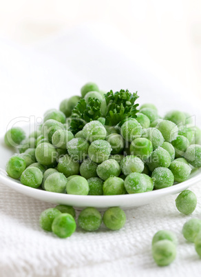 frische gefrorere Erbsen / fresh frozen peas