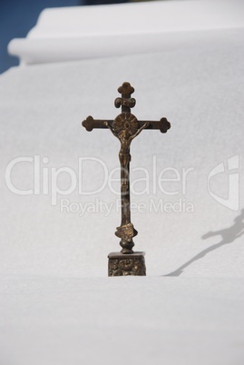 Kreuz mit Schriftrolle/Cross on a scroll