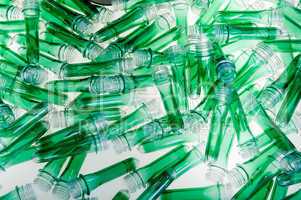 Grüne Kunststoffröhrchen Green plastic tubes