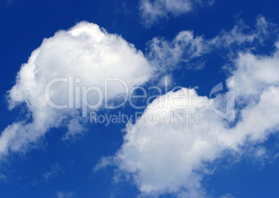 Himmel mit zwei Cumulus Wolken - Blue Sky with Clouds