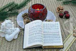 Weihnachtsengel mit Gesangbuch