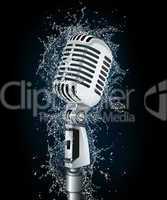 Microphone in Water