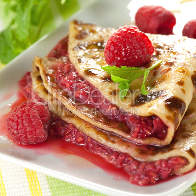 Eierkuchen mit Himbeeren / pancake with raspberries
