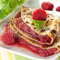 Eierkuchen mit Himbeeren / pancake with raspberries