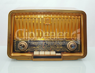 Großvaters altes goldenes Radio