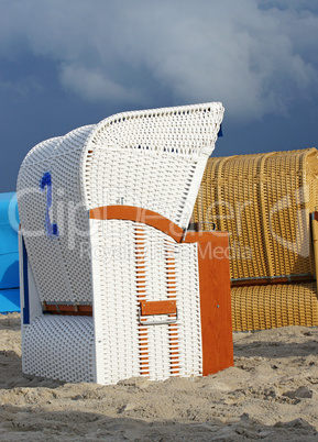 Beach Chairs on fine Sand - Strandkörbe