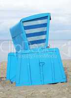 Strandkorb blau am Strand - Beach Chair blue