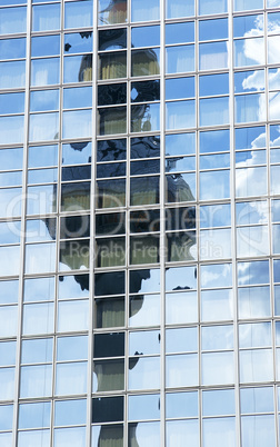 Fernsehturm Berlin gespiegelt im Hochhaus