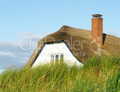 Haus hinter dem Deich - House behind the Dike