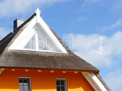 Giebel Reetdach Haus - Home Concept