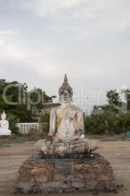 Buddha's figure in the Wat Phai Rong Wua