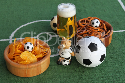 Fussball Bier und Chips