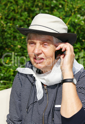 Seniorin beim Telefonieren - Phone Call