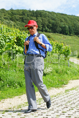 Senior beim Wandern - Senior Hiker
