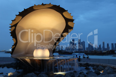 Pearl and oyster fountain in Doha