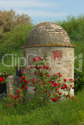 Alter Brunnen/Zisterne in der Toskana - Old Fountain in Tuscany, Italy