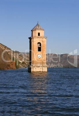 Kirche im Ebro