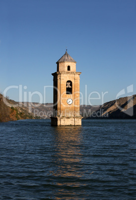 Kirche im Ebro