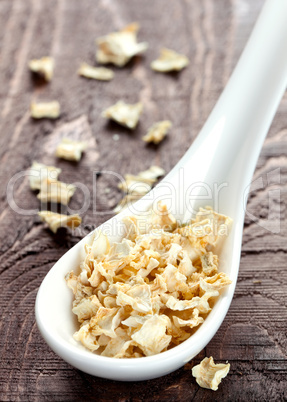 Selleriewurzel auf Löffel / celery root on spoon