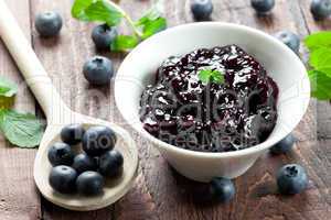 frische Heidelbeerkonfitüre / fresh bilberry jam