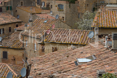 Dächerlandschaft in Volterra, Toskana