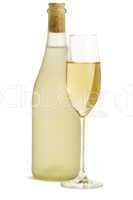 ein sektglas mit champagner vor einer flasche prosecco