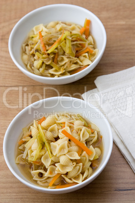 Nudelsuppe mit Gemüse - Noodle Soup with Vegetables