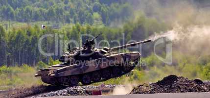 Shooting tank T-90