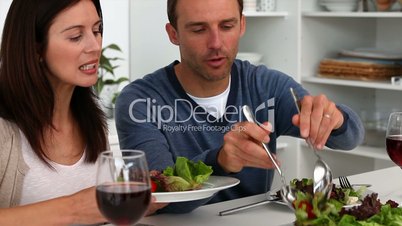 Paar beim Essen