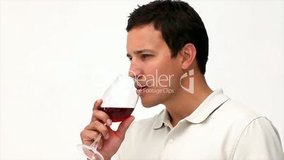 Mann mit Rotweinglas