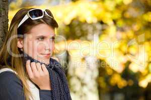 Autumn park - fashion woman with sunglasses