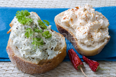 Bruschetta mit Dips - Sliced bread with dips