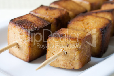 Gebratene Tofuspieße - Fried Tofu