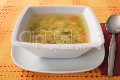 Vegetarische Nudelsuppe - Noodle Vegetable Soup