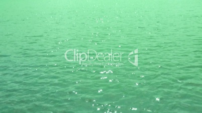 Glitzernde Wasserwellen - Video - Green clear Water