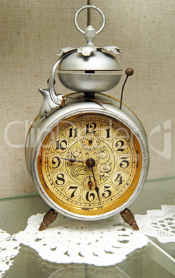 Grandfather's Alarm Clock - Großvaters Wecker