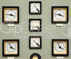Old Precisition Clock - Alte Präzisions Uhr